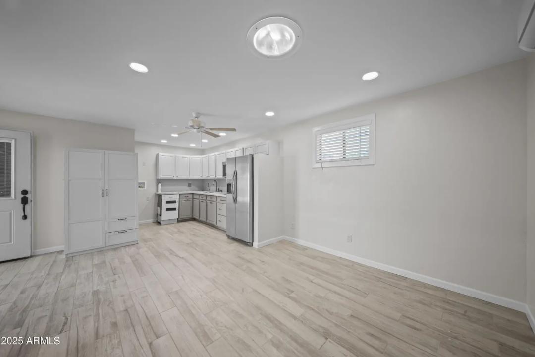 Real Estate Picture 17