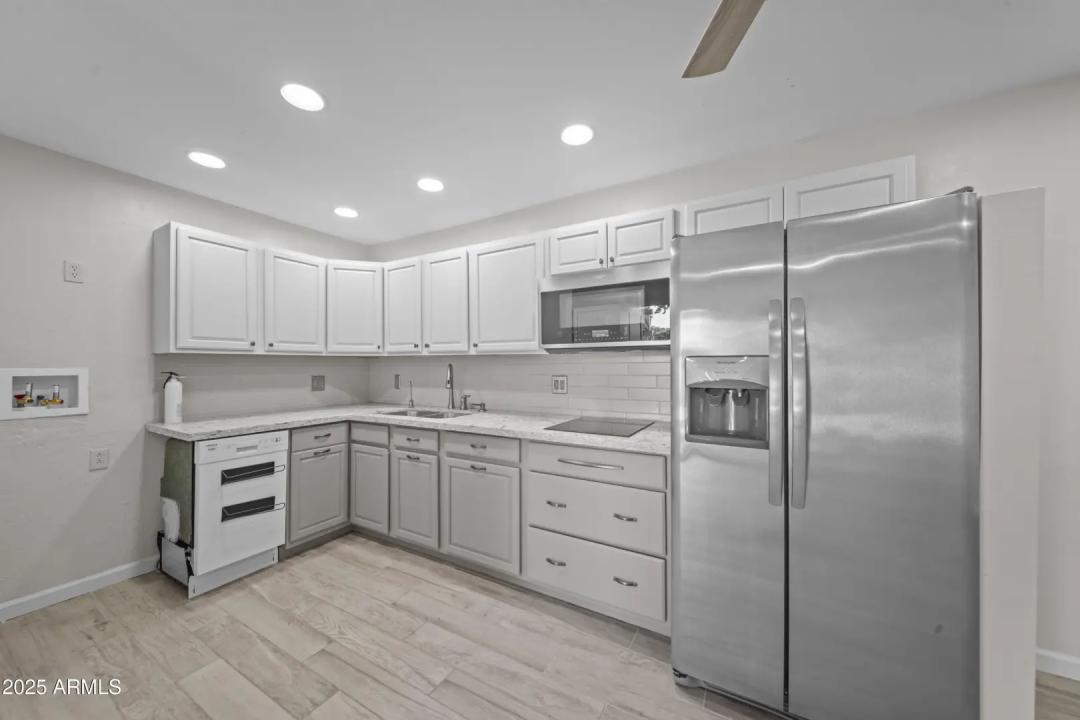 Real Estate Picture 18