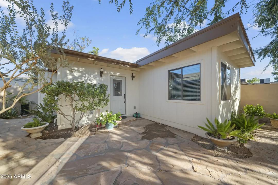 Real Estate Picture 15