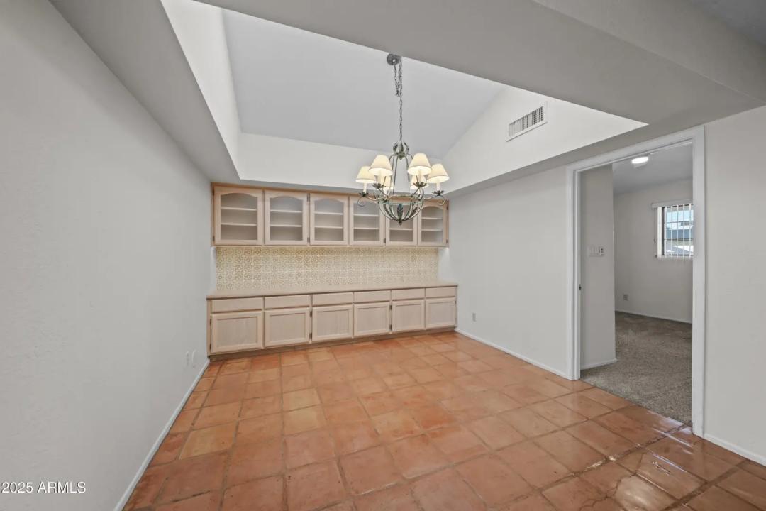 Real Estate Picture 4
