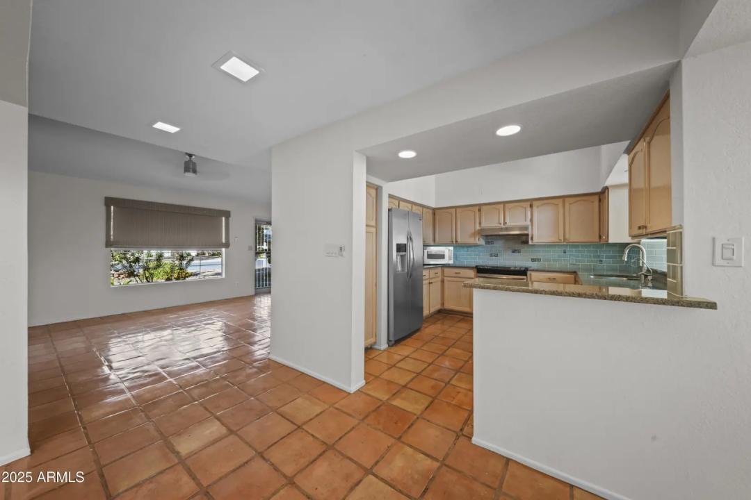 Real Estate Picture 3