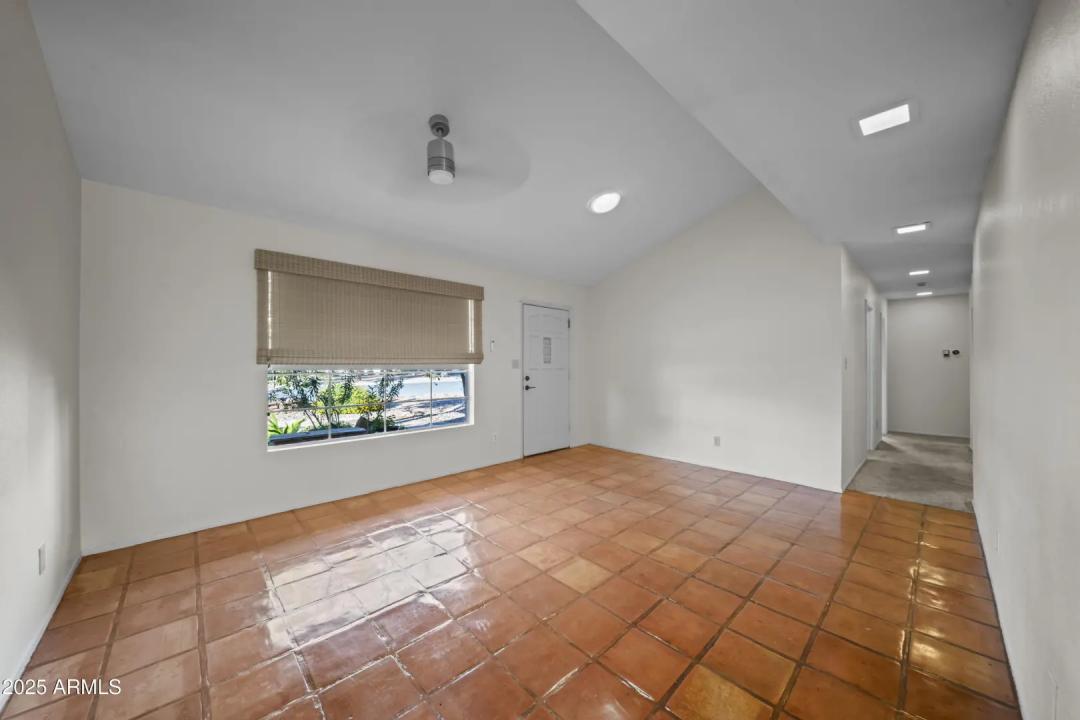 Real Estate Picture 5