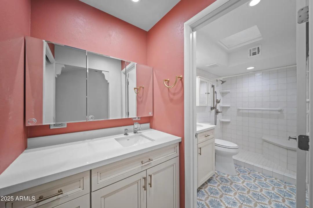 Real Estate Picture 7