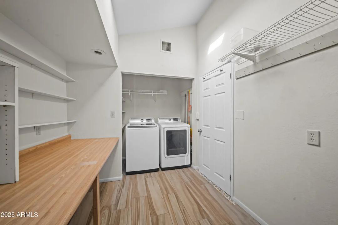 Real Estate Picture 14