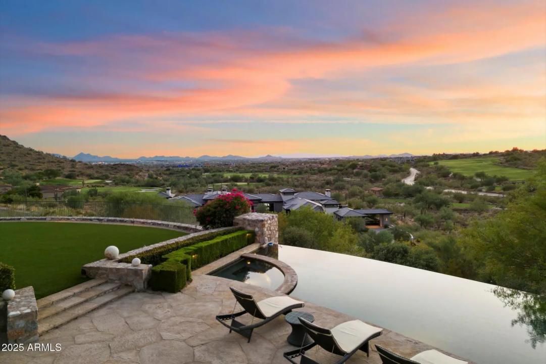 Real Estate Picture 7