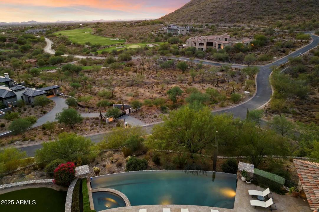 Real Estate Picture 5