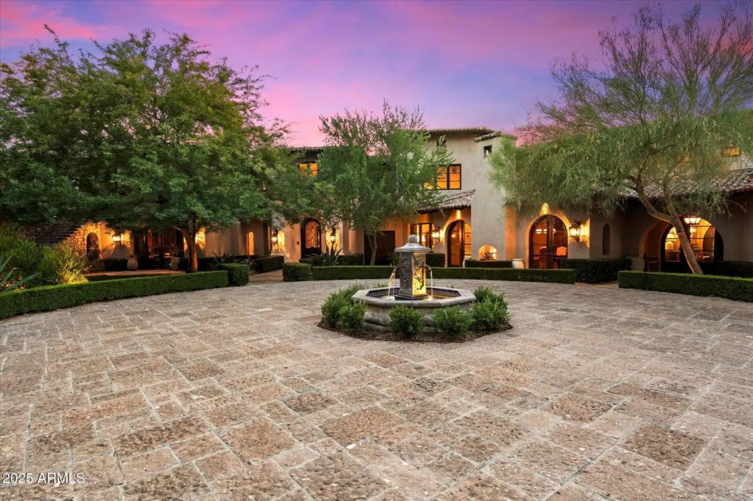 Real Estate Picture 8