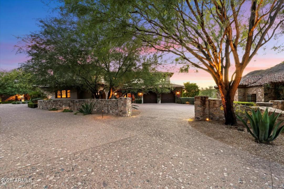 Real Estate Picture 9