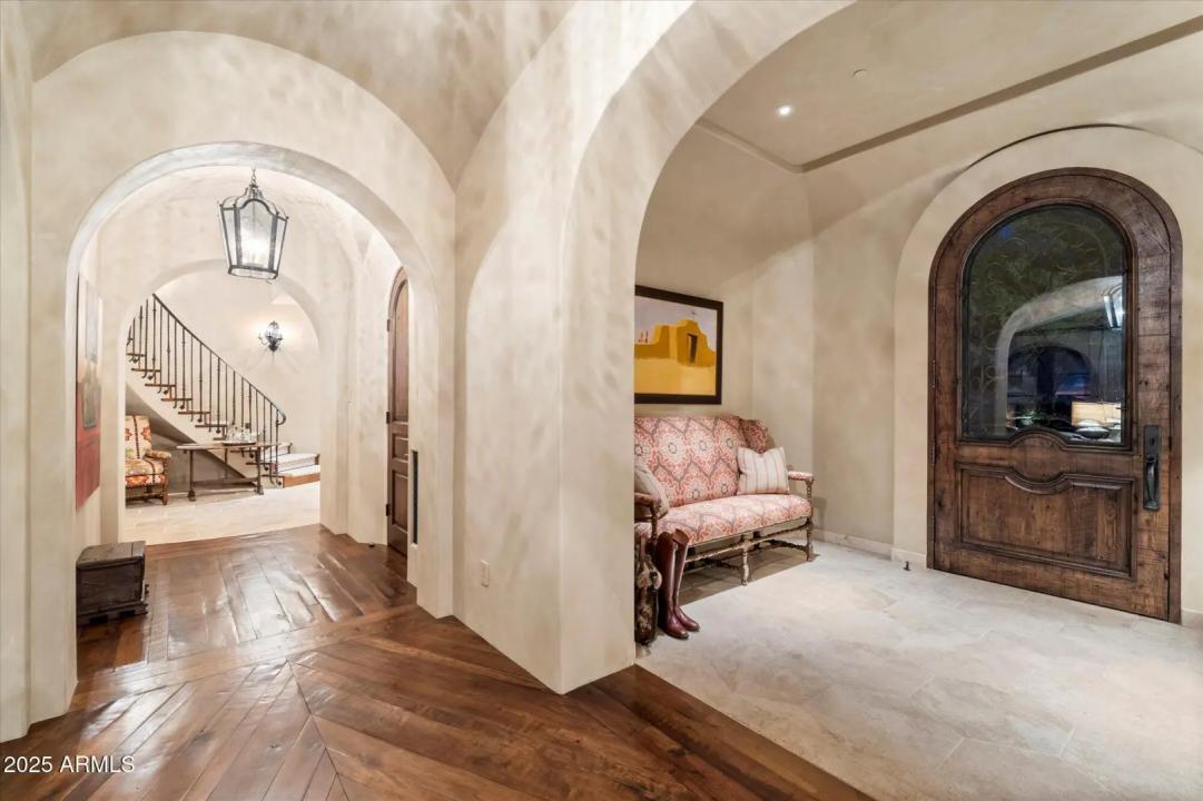 Real Estate Picture 18