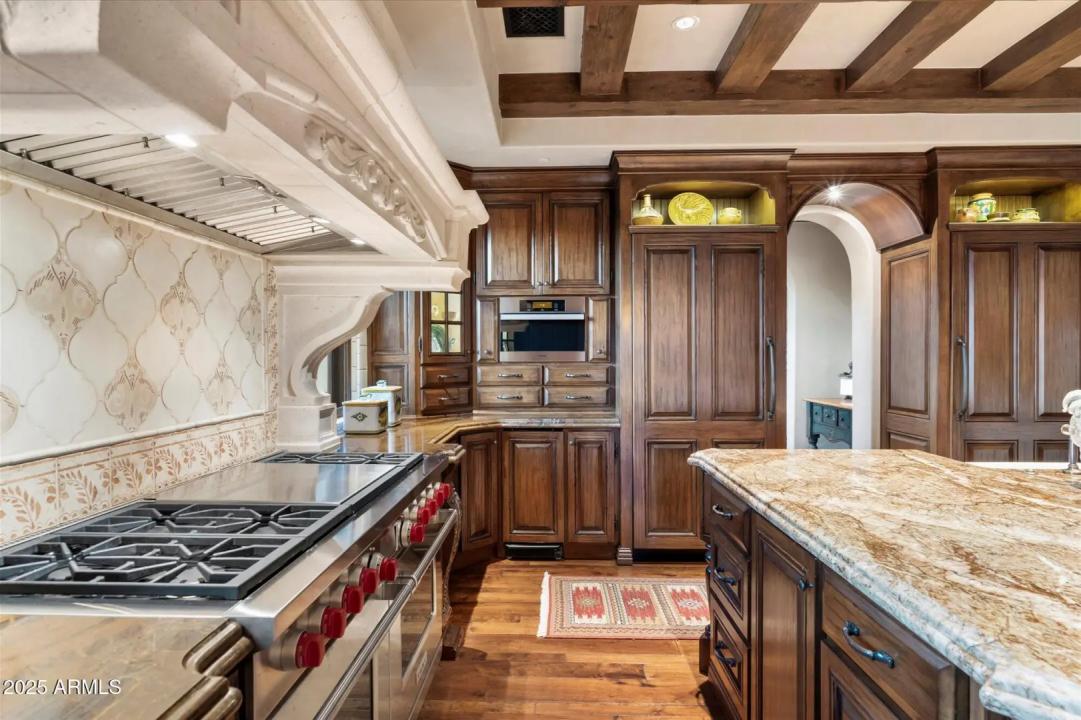 Real Estate Picture 32