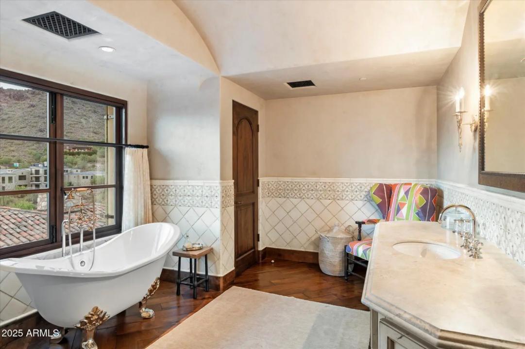 Real Estate Picture 75