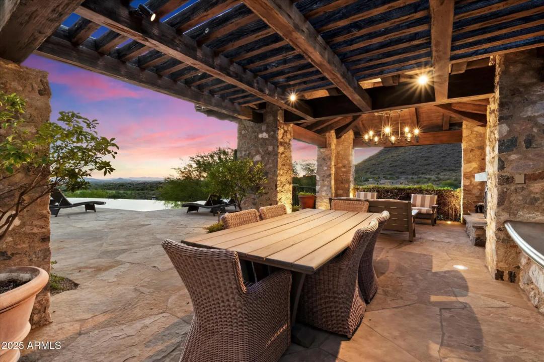 Real Estate Picture 100