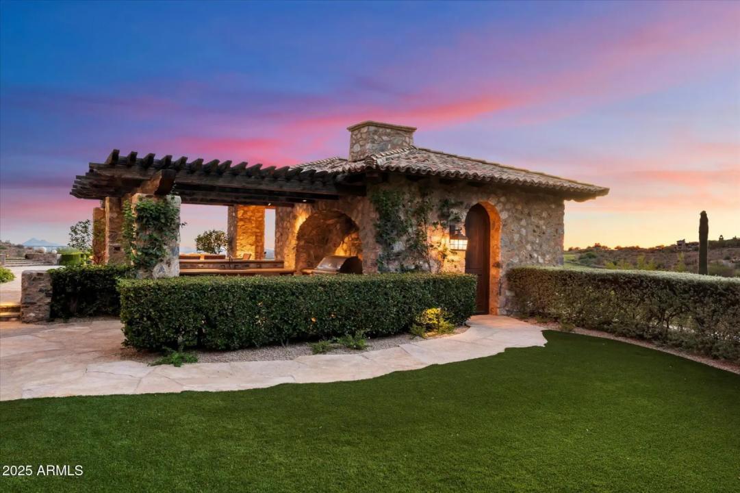 Real Estate Picture 102