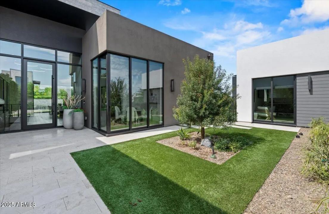 Real Estate Picture 5