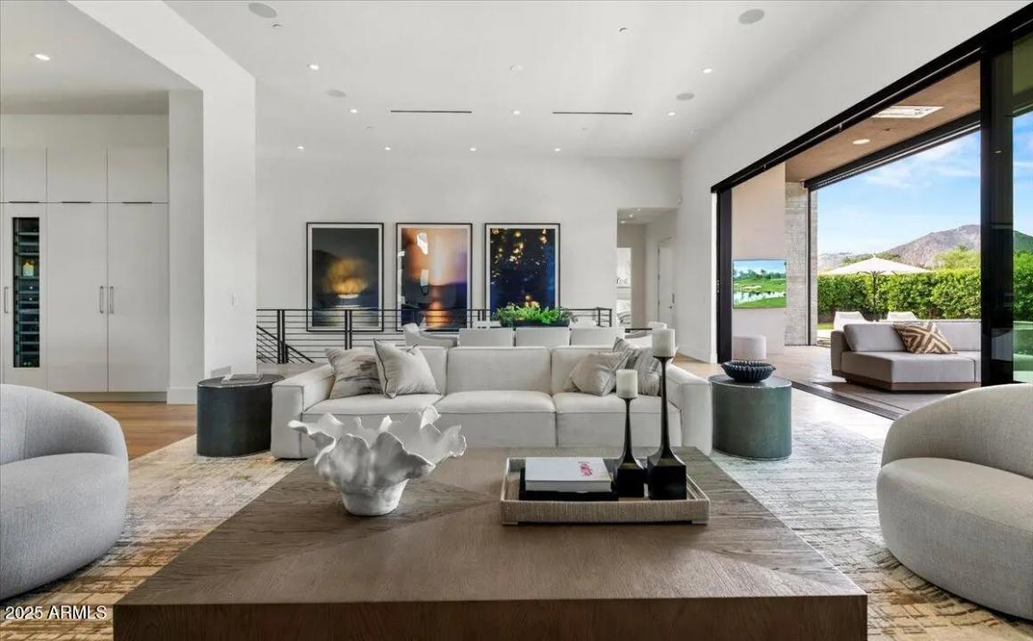 Real Estate Picture 9