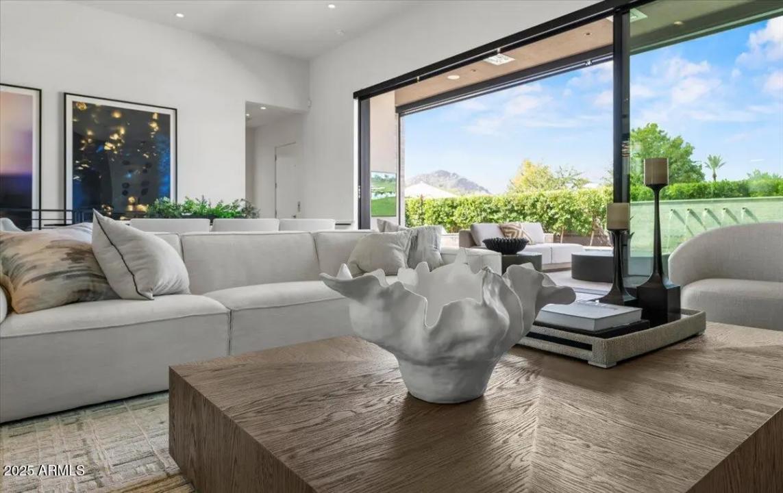 Real Estate Picture 10