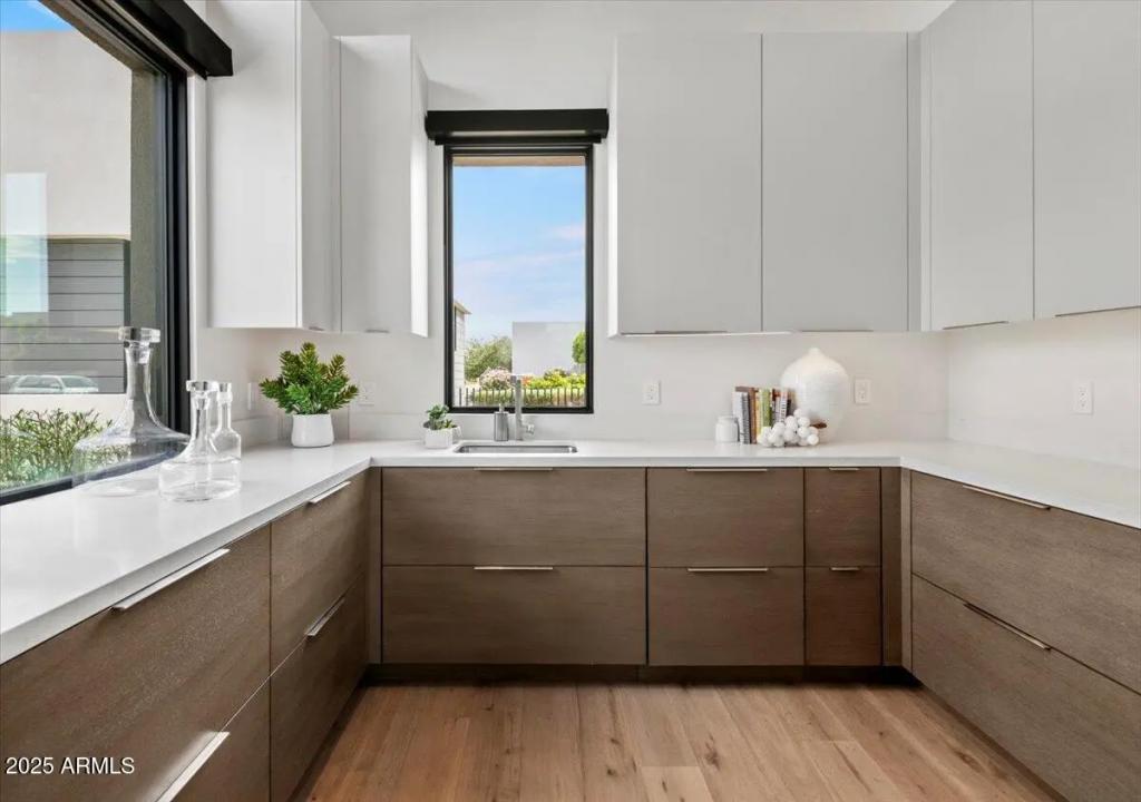 Real Estate Picture 15