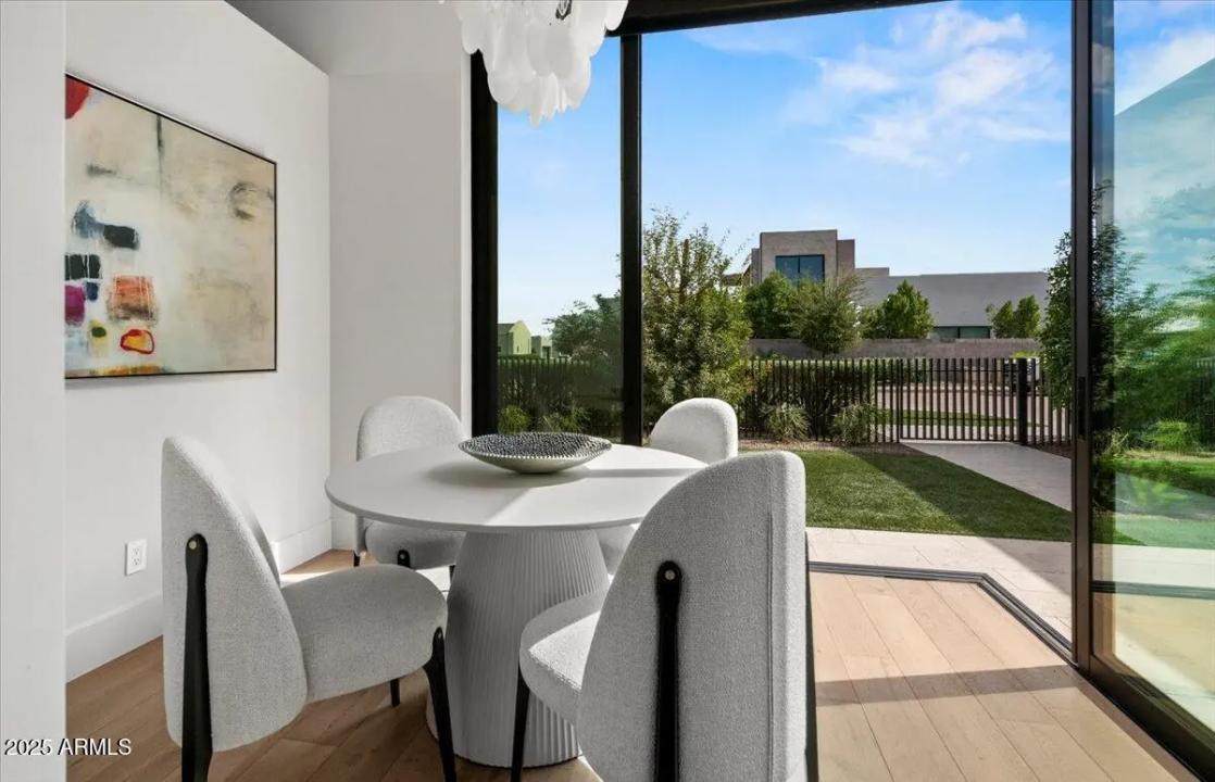 Real Estate Picture 16
