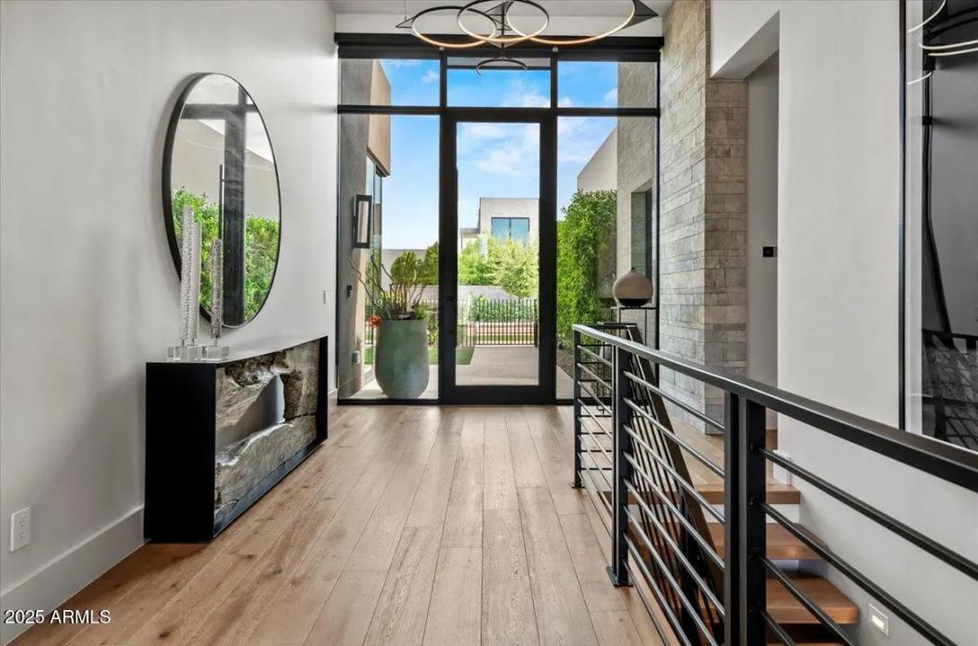 Real Estate Picture 18