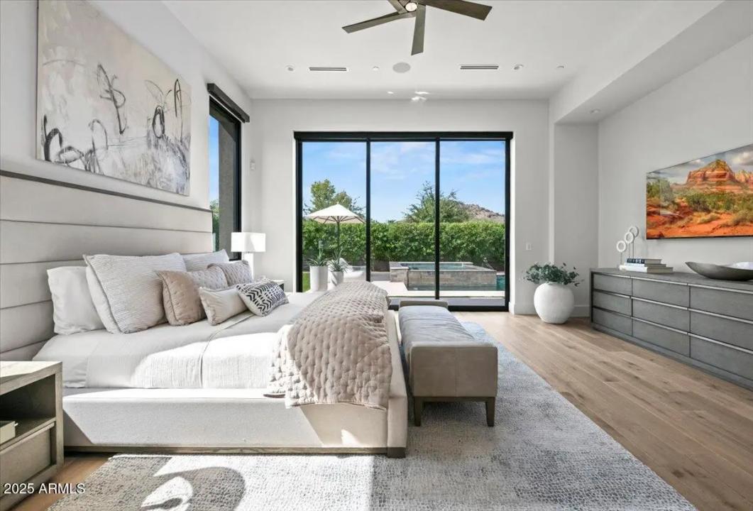 Real Estate Picture 23