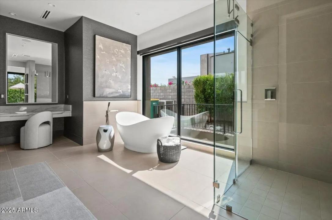 Real Estate Picture 25