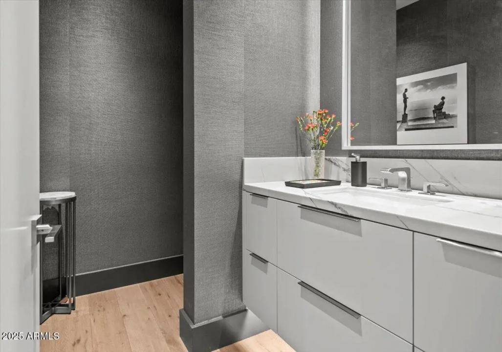 Real Estate Picture 30