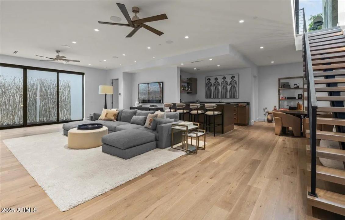 Real Estate Picture 33