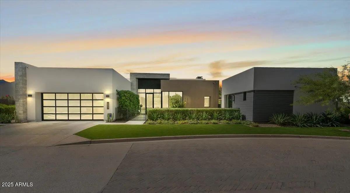 Real Estate Picture 3