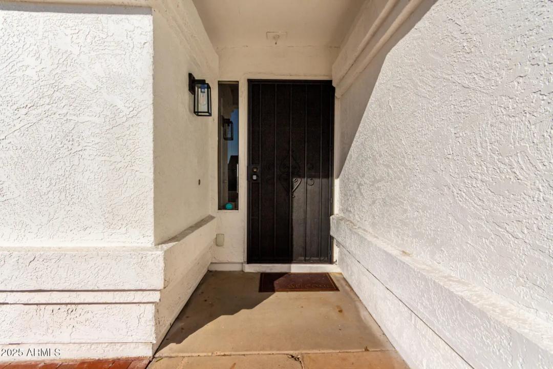 Real Estate Picture 4