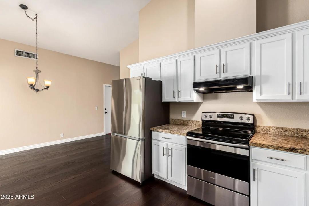 Real Estate Picture 9