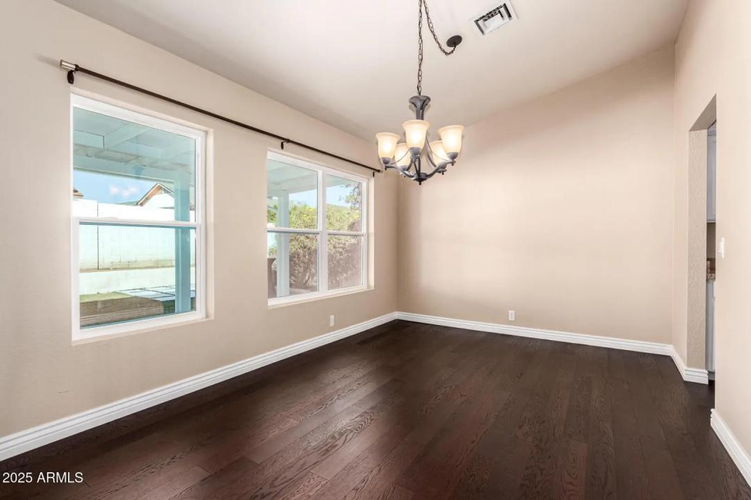 Real Estate Picture 11