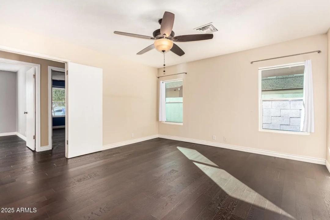 Real Estate Picture 17