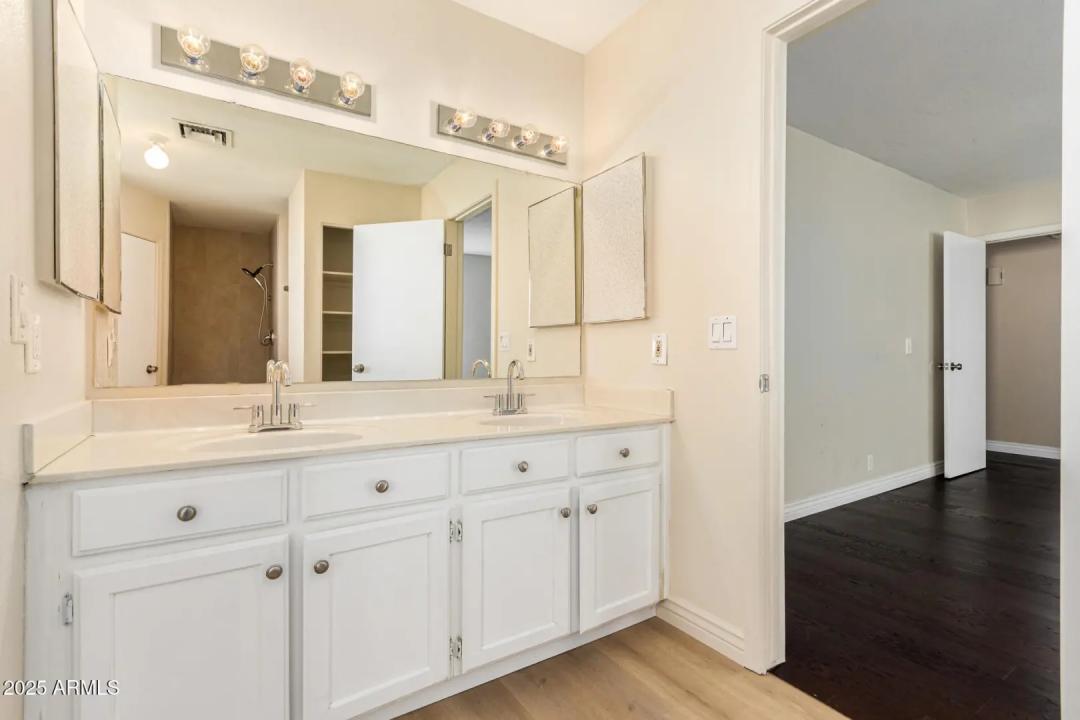 Real Estate Picture 18