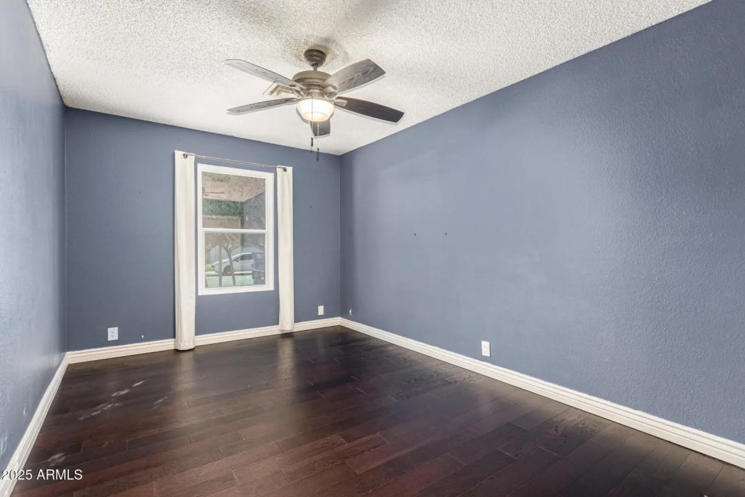 Real Estate Picture 30