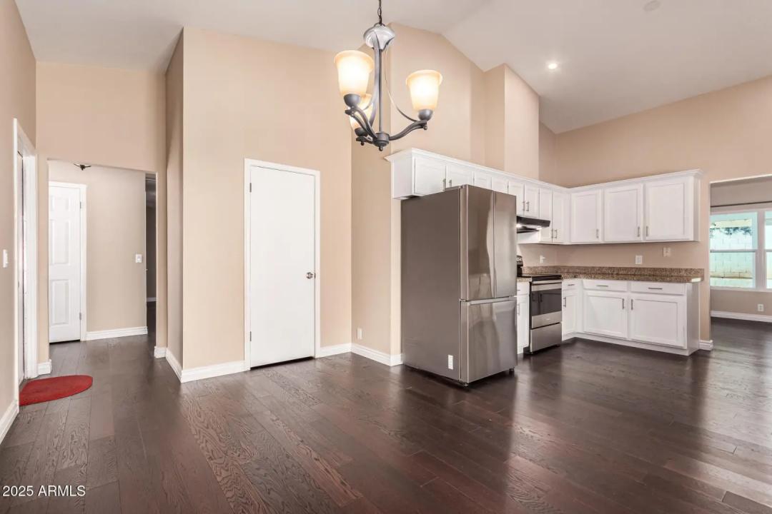 Real Estate Picture 10