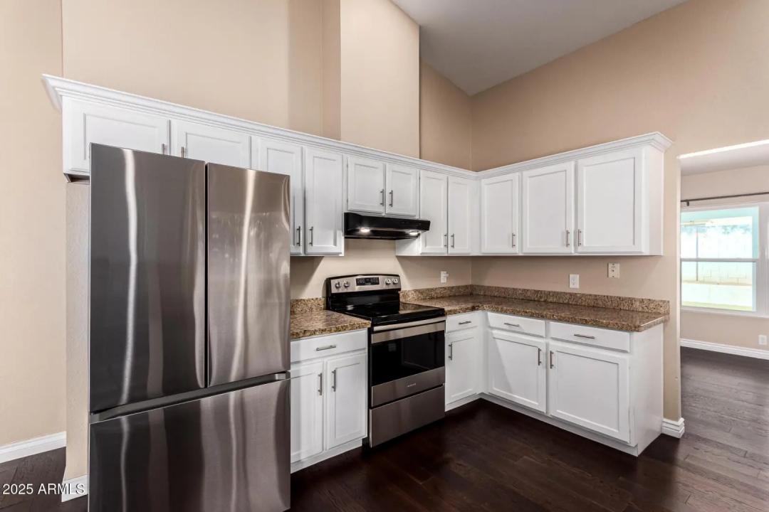 Real Estate Picture 11