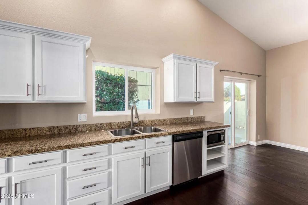 Real Estate Picture 13