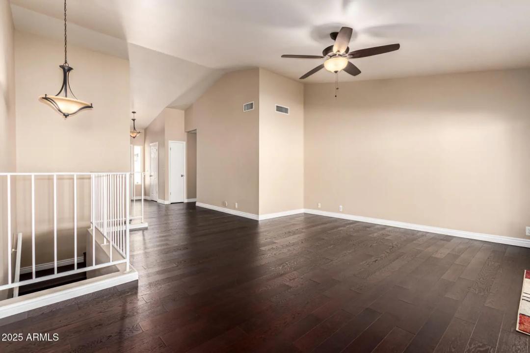 Real Estate Picture 17