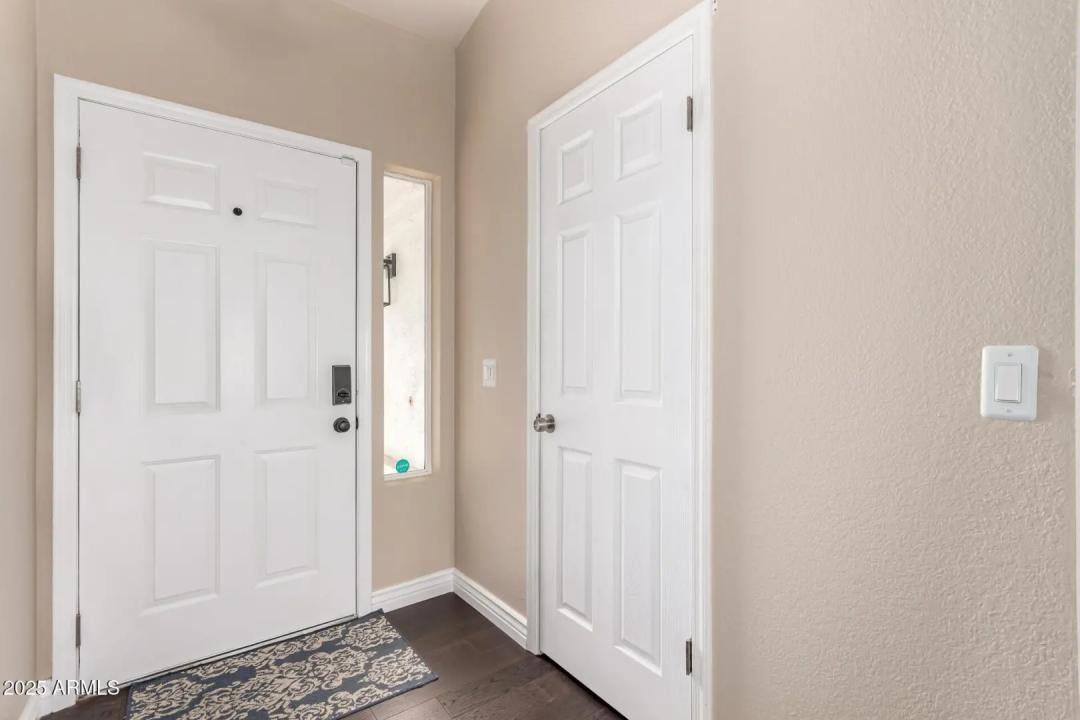 Real Estate Picture 3