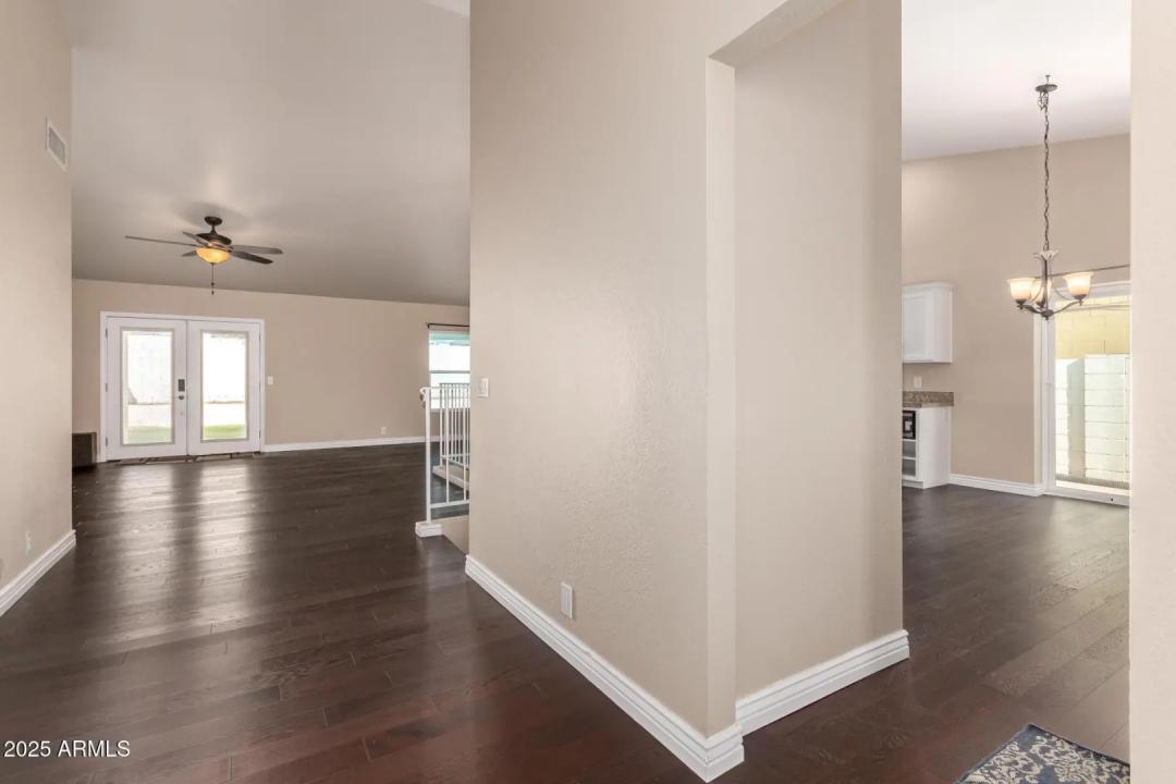 Real Estate Picture 4