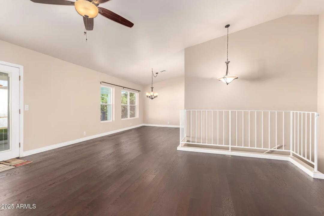 Real Estate Picture 7