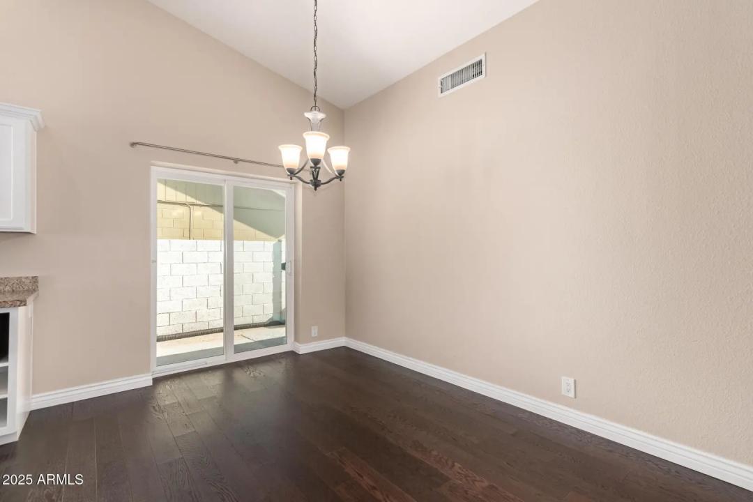 Real Estate Picture 10