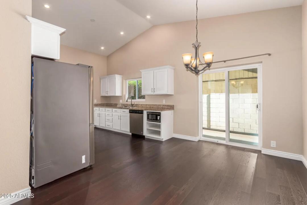 Real Estate Picture 11