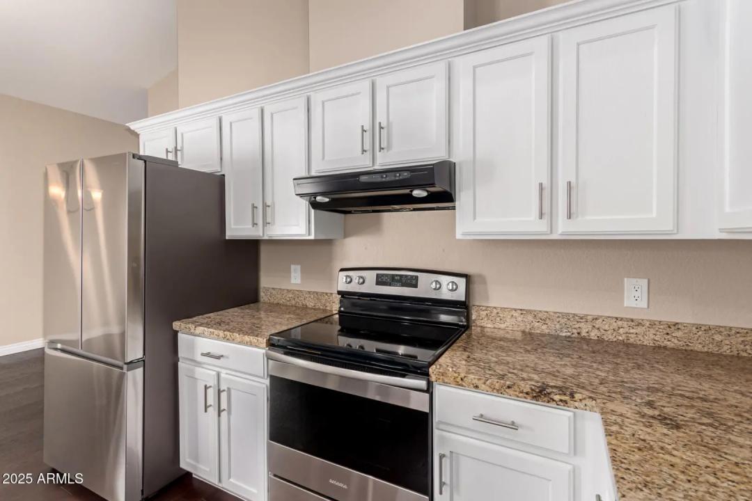 Real Estate Picture 12