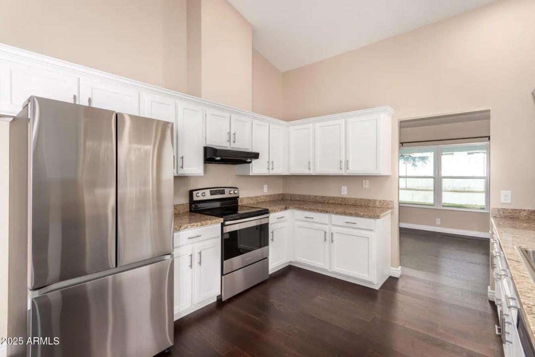 Real Estate Picture 14