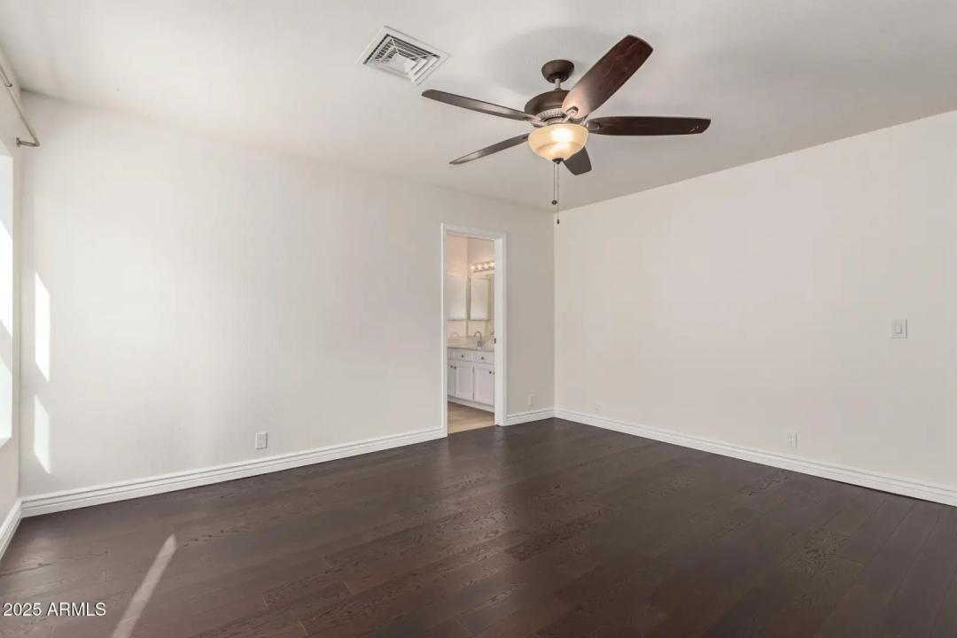 Real Estate Picture 17