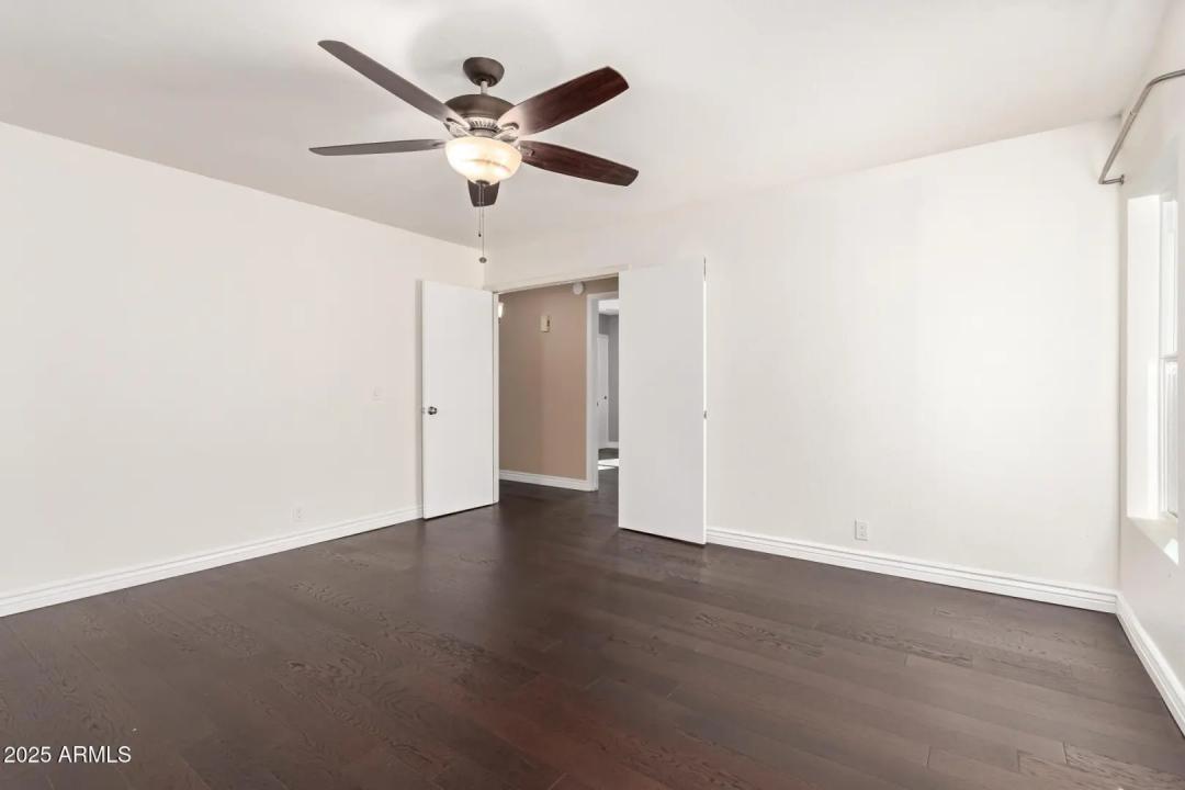 Real Estate Picture 18