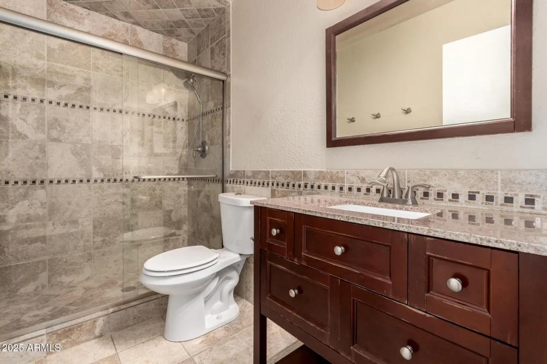 Real Estate Picture 24