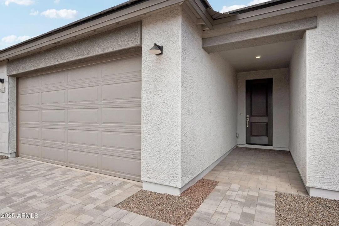 Real Estate Picture 4