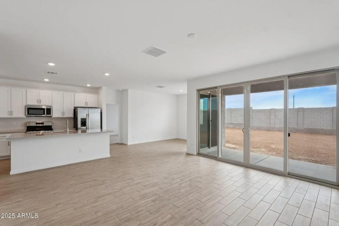 Real Estate Picture 6